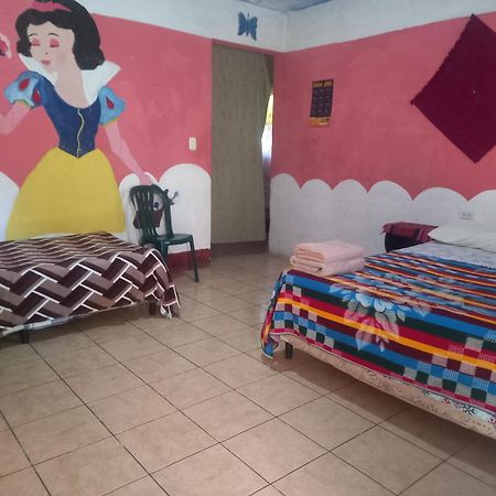 Hotel House Zope Panajachel Esterno foto